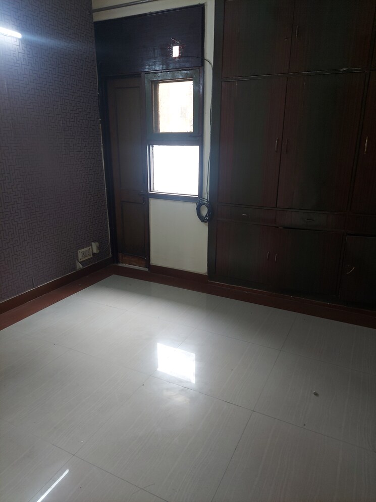 Room, ip extension 4 Bedroom 1400 Sq.Ft. Apartment In Ip Extension Delhi 9036999