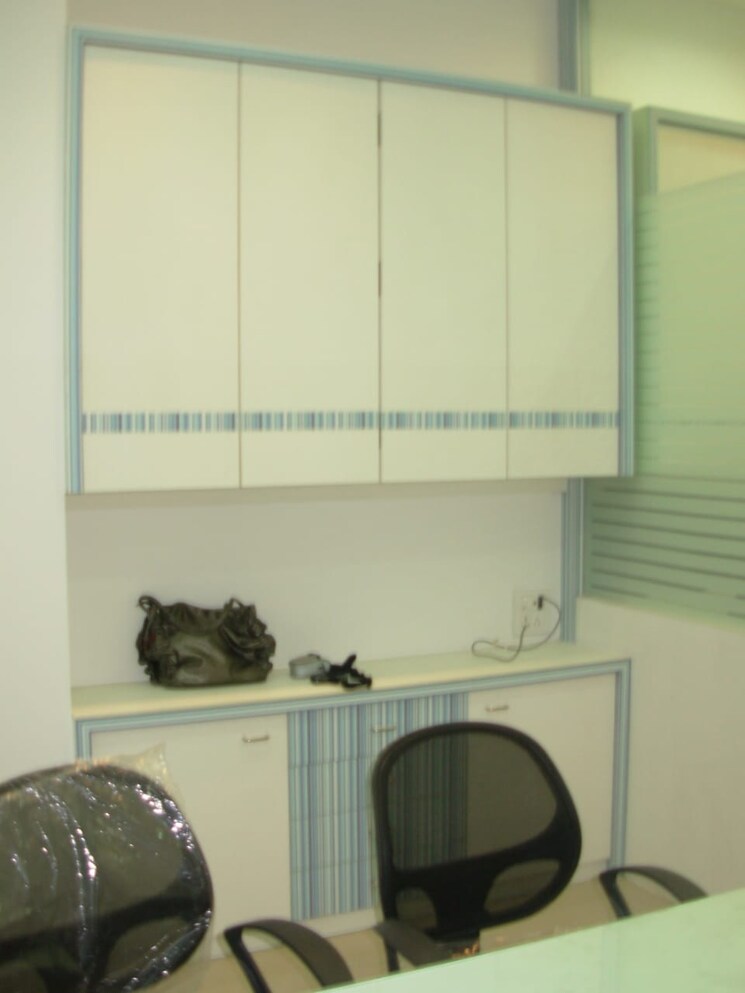 Team Area, platinum-techno-park Commercial Office Space 780 Sq.Ft. In Vashi Sector 30 Navi Mumbai 9037057