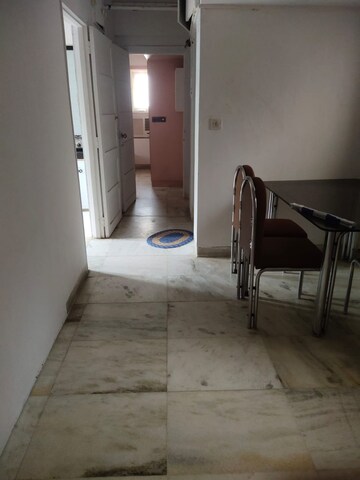 Room in 3 BHK Apartment at Vile Parle West – for Rent