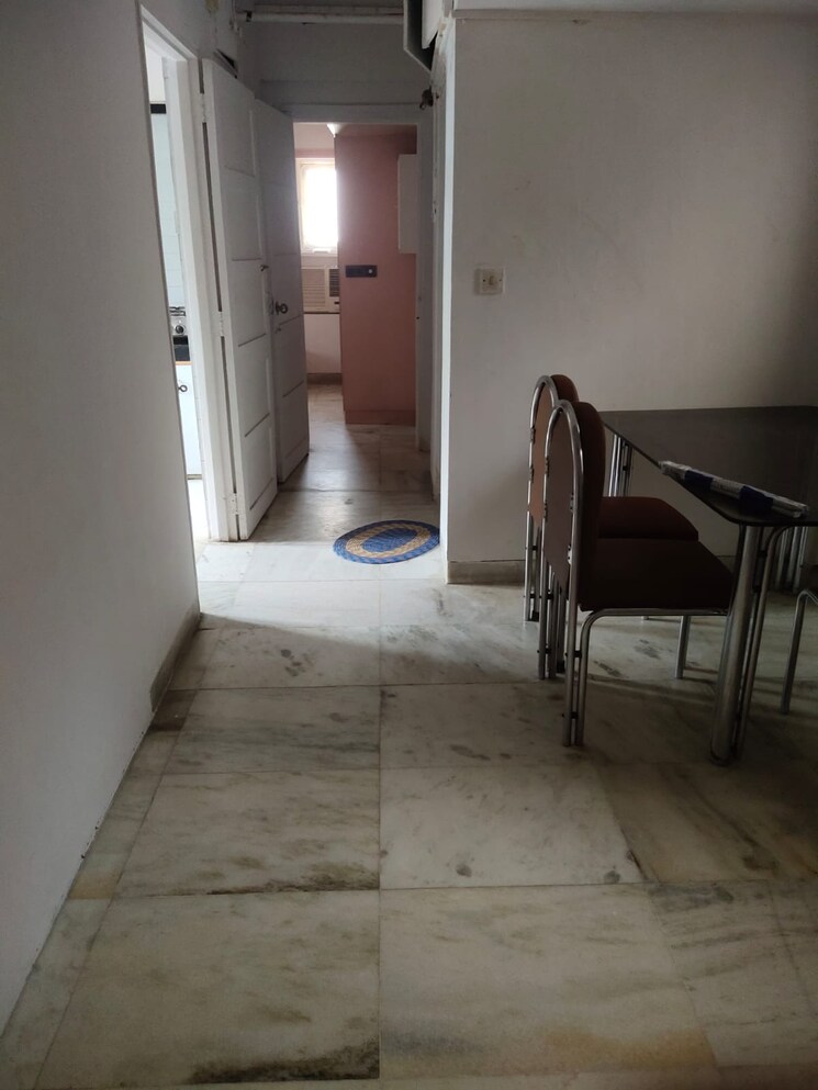 Room, vile parle west 3 Bedroom 900 Sq.Ft. Apartment In Vile Parle West Mumbai 9037066