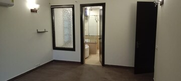 Room in 5 BHK Villa at Vipul Tatvam Villas, Sector 48 – for Sale