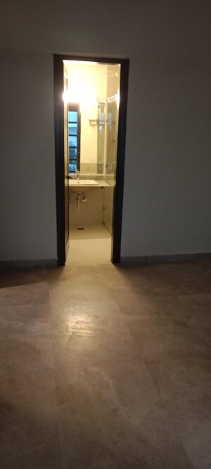 Room in 5 BHK Villa at Vipul Tatvam Villas, Sector 48 – for Sale