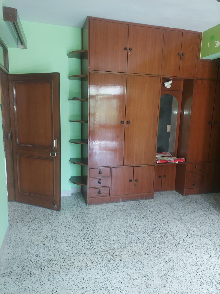 Room, ip extension 3 Bedroom 1500 Sq.Ft. Apartment In Ip Extension Delhi 9037077