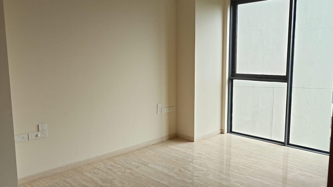 5 BHK + Servant Room 8945 Sq.Ft. Apartment in Embassy Lake Terrace