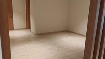 Room in 5 BHK Apartment at Embassy Lake Terrace, Hebbal – for Rent
