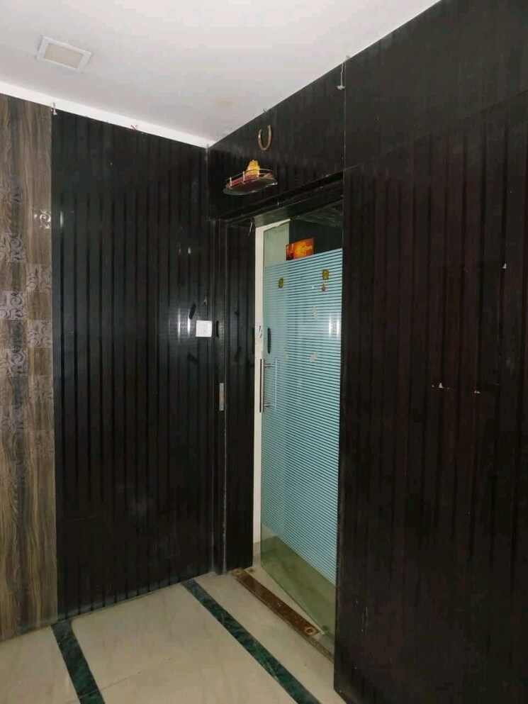 Bathroom, real-tech-park Commercial Office Space 750 Sq.Ft. In Vashi Sector 30a Navi Mumbai 9037104