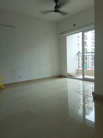 Room in 2 BHK Apartment at Ace Divino, Sector 1 Greater Noida – for Rent