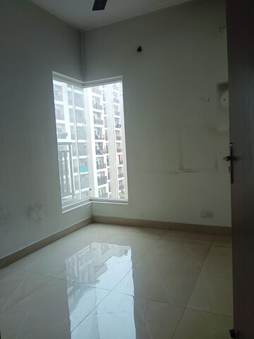 Room in 2 BHK Apartment at Ace Divino, Sector 1 Greater Noida – for Rent