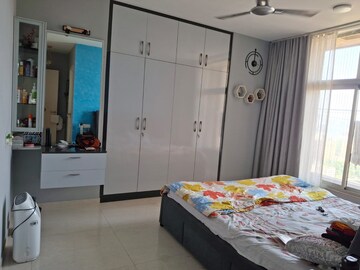 Bedroom in 3 BHK Apartment at Hiranandani Eagleridge Wing B, Thane West – for Rent