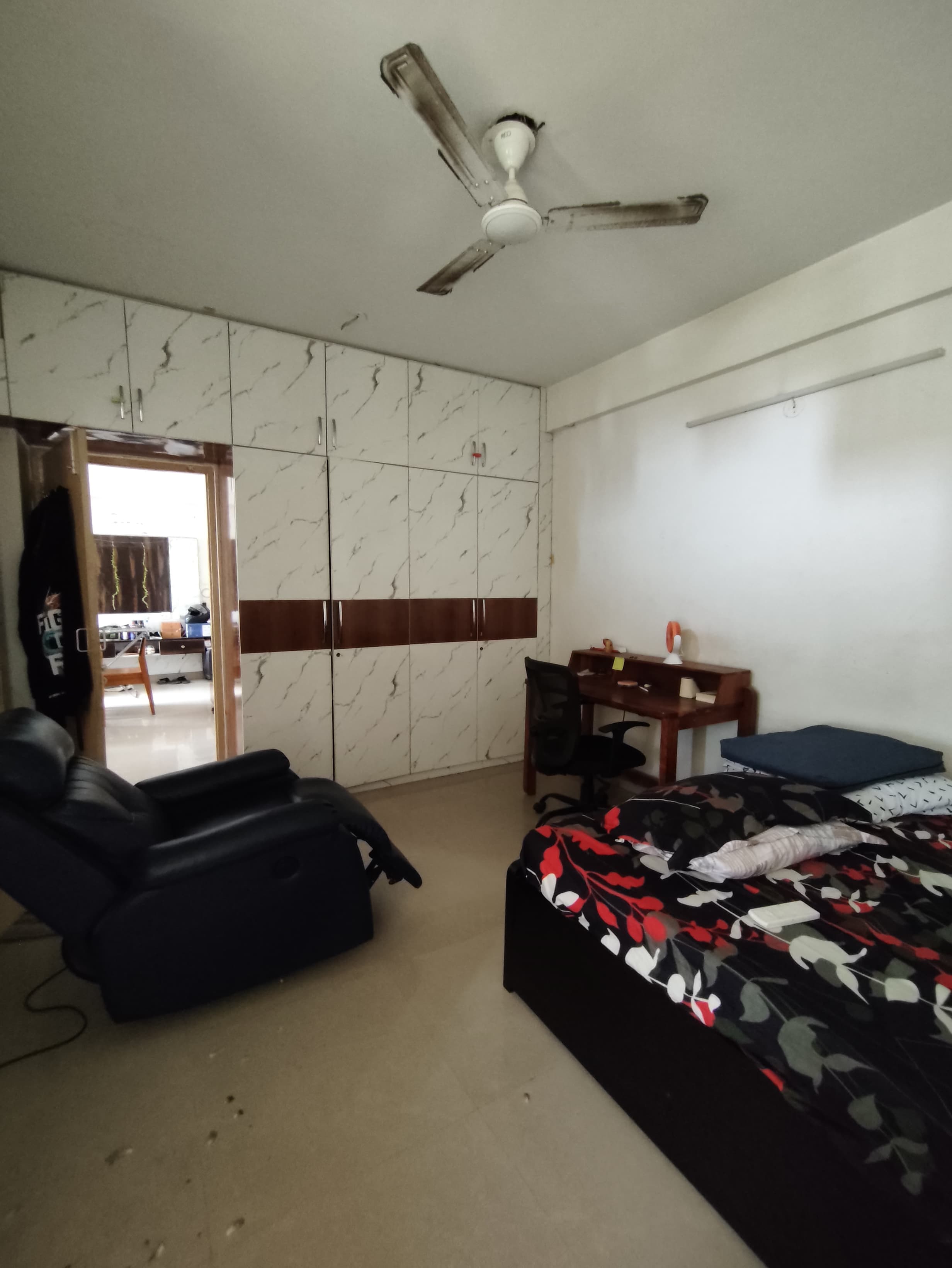2 BHK + Servant Room Apartment For Rent in Mahindra Aura