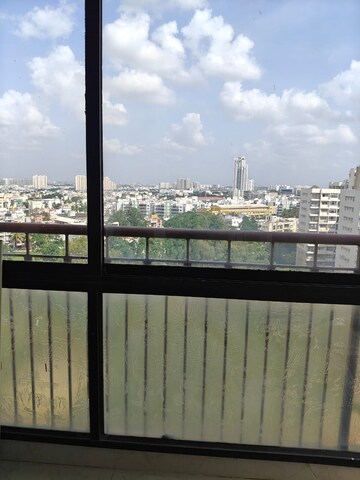 Swimming Pool in 3 BHK Apartment at Bannerghatta Road – for Rent