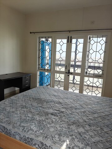 Room in 3 BHK Apartment at Bannerghatta Road – for Rent