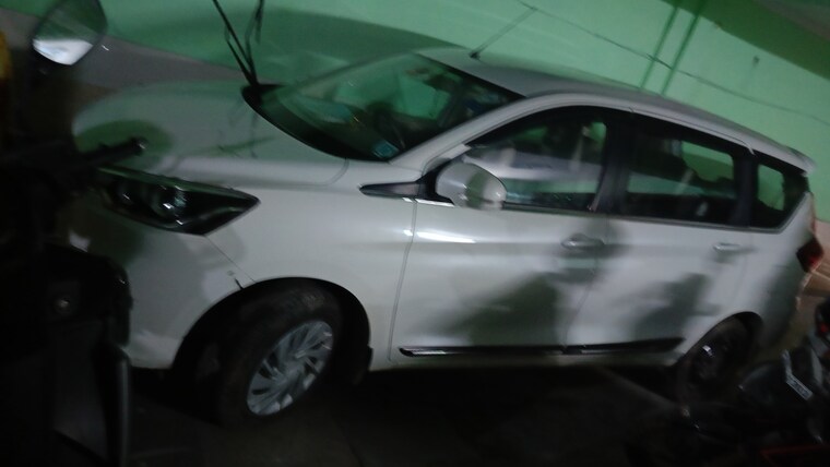  Parking, vipin garden 3 Bedroom 85 Sq.Yd. Builder Floor In Vipin Garden Delhi 9037227