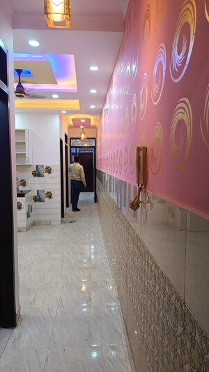 Parking in 3 BHK Builder Floor at Vipin Garden – for Sale