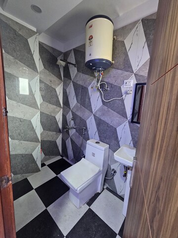 Team Area in 3 BHK Builder Floor at Palm Residency Chhatarpur, Chattarpur – for Rent