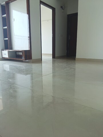 Room in 2 BHK Apartment at Ace Divino, Sector 1 Greater Noida – for Rent