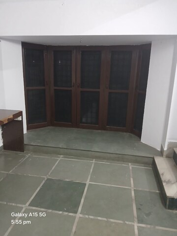 Room in 3 BHK Independent House at Banjarawala – for Rent