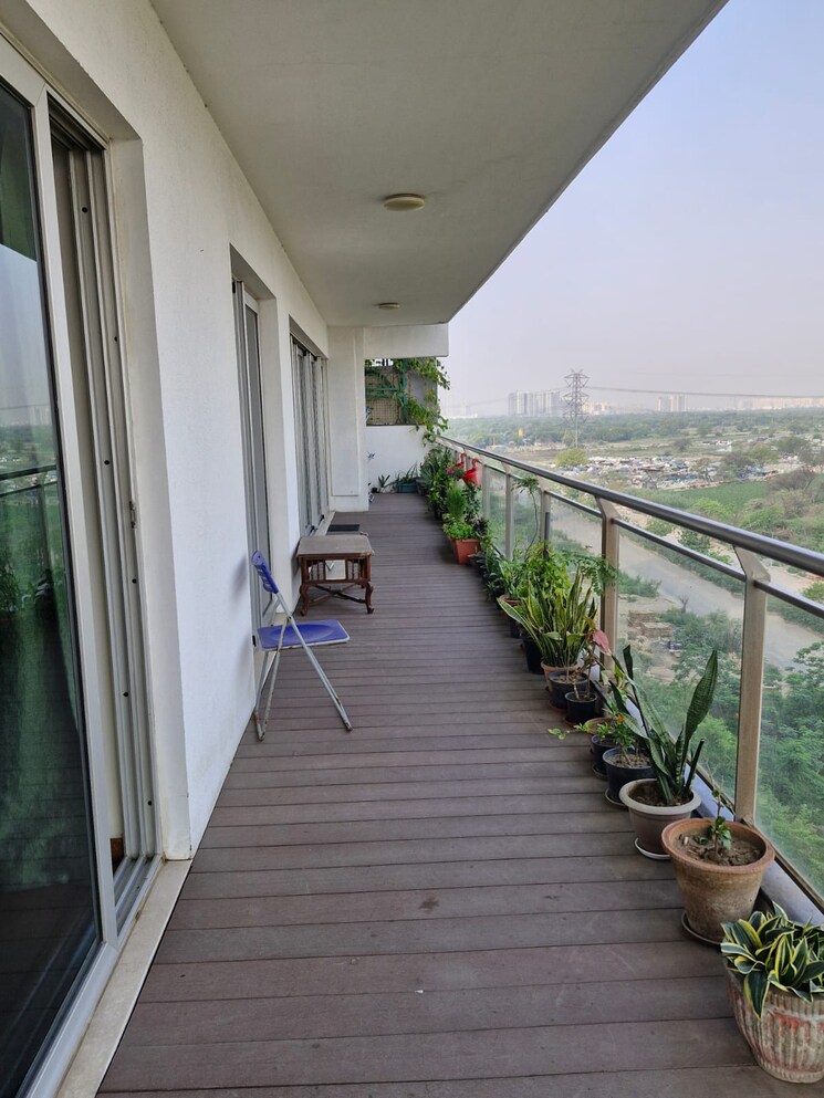 Balcony, tata-gurgaon-gateway 3 Bedroom 2925 Sq.Ft. Apartment In Sector 112 Gurgaon 9037264