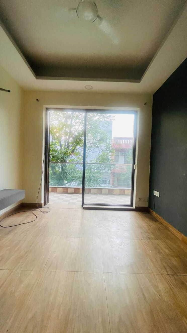 Room, sector 47 2 Bedroom 1453 Sq.Ft. Builder Floor In Sector 47 Gurgaon 9037260