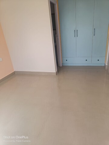 Room in 3 BHK Apartment at Tulip White, Sector 69 – for Rent
