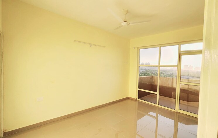 Room, tulip-white 3 Bedroom 1326 Sq.Ft. Apartment In Sector 69 Gurgaon 9037280