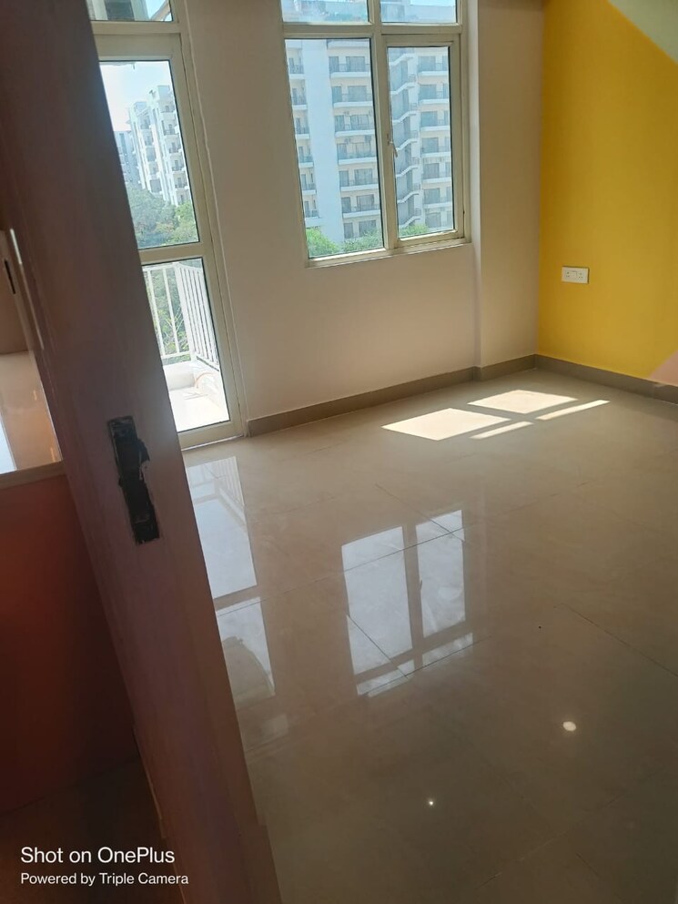 Room, tulip-white 3 Bedroom 1326 Sq.Ft. Apartment In Sector 69 Gurgaon 9037280