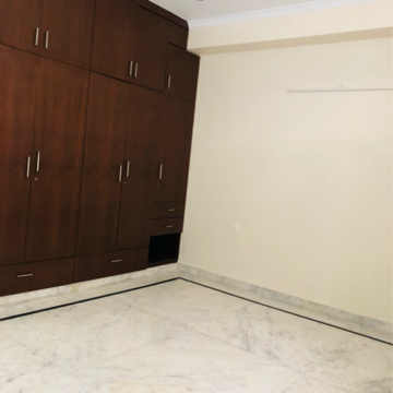 Room in 3.5 BHK Villa at Sector 23 – for Rent