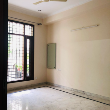 Room in 3.5 BHK Villa at Sector 23 – for Rent