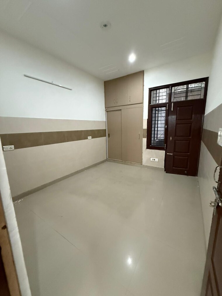 Room, dhakoli 3 Bedroom 1350 Sq.Ft. Builder Floor In Dhakoli Zirakpur 9037358