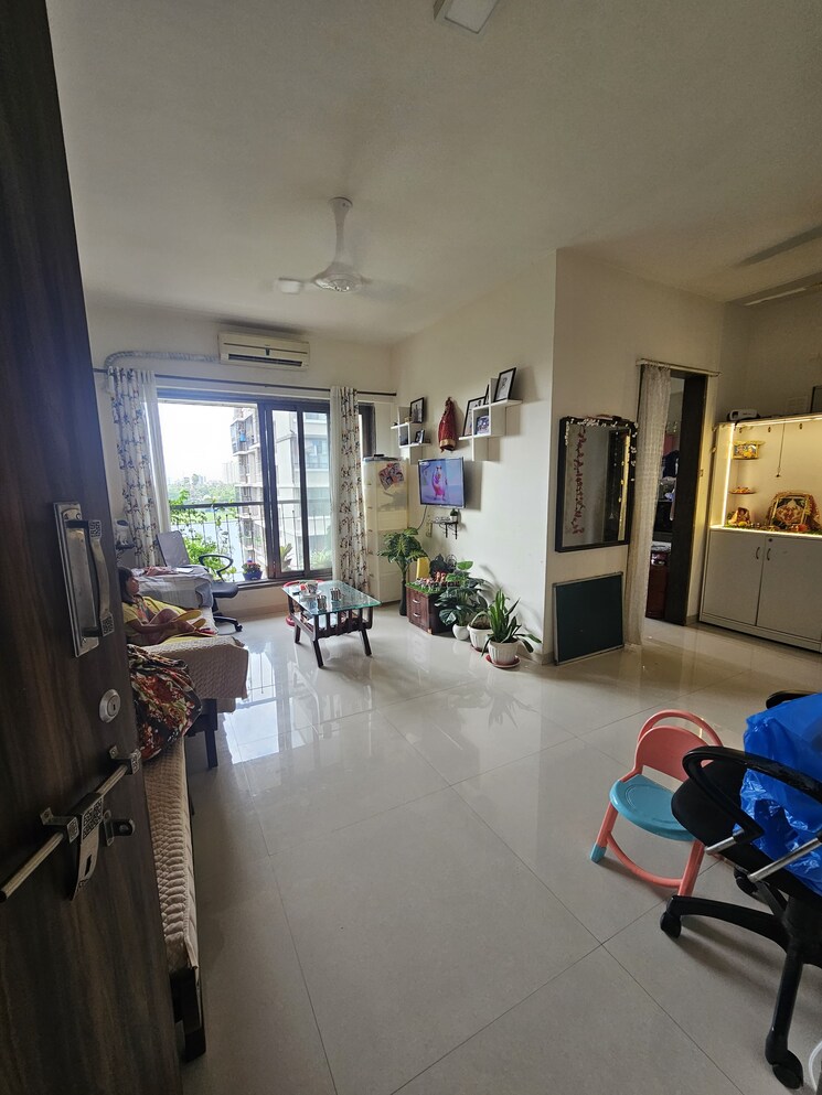 Living Room, malad west 1 Bedroom 600 Sq.Ft. Apartment In Malad West Mumbai 9037313