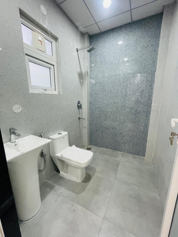 Bathroom, sector 46 2 Bedroom 1445 Sq.Ft. Builder Floor In Sector 46 Gurgaon 9037346