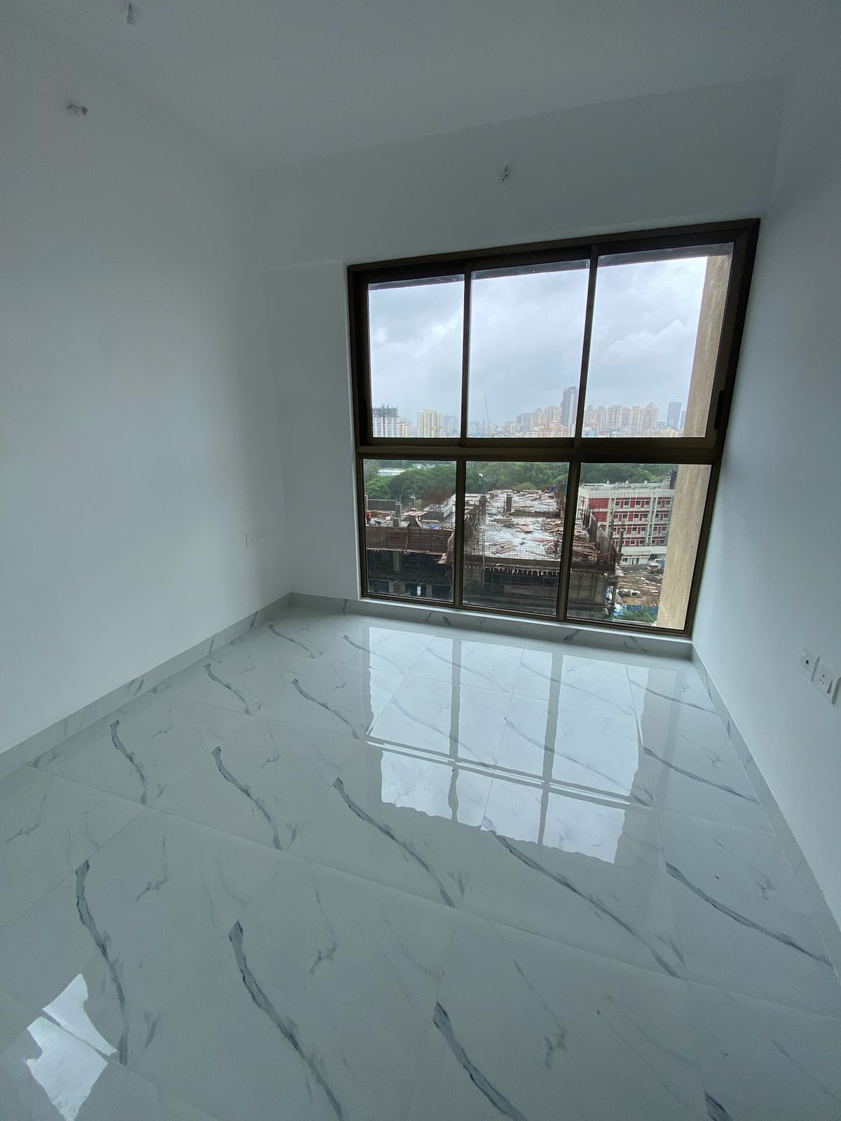 2 BHK Apartment For Rent in Raymond Ten X Habitat