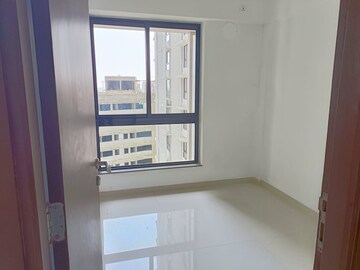 Room in 2 BHK Apartment at Sunteck Avenue 2, Goregaon West – for Rent