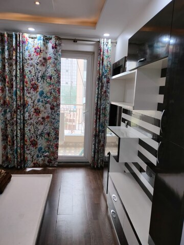 Room in 3 BHK Apartment at BPTP Discovery Park, Sector 80 – for Rent