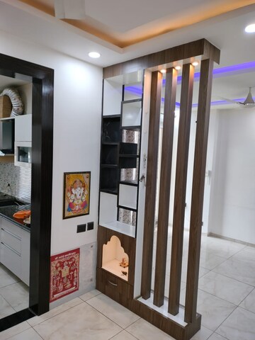 Building Lobby in 3 BHK Apartment at BPTP Discovery Park, Sector 80 – for Rent