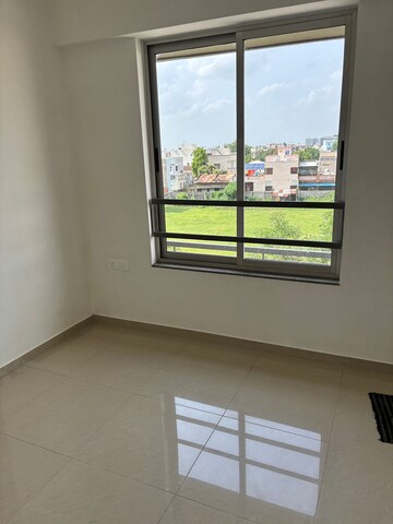 Room in 3 BHK Apartment at Goyal Orchid Valley, Shela – for Rent