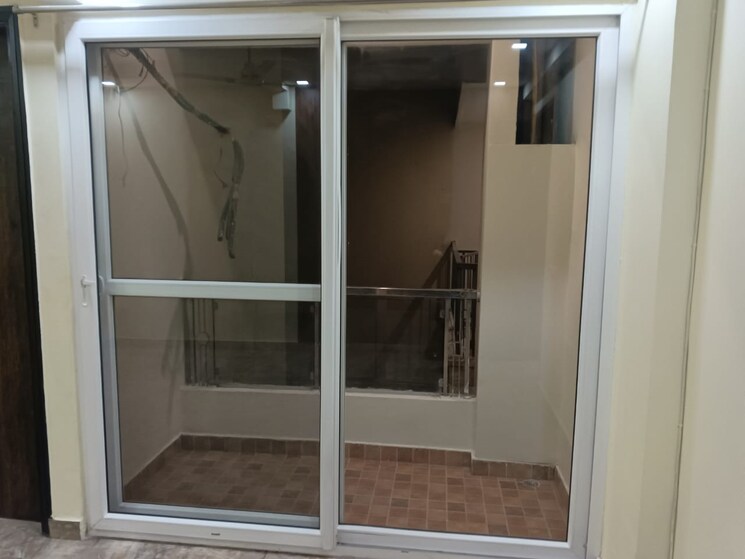 Kitchen, mi-rustle-court 3.5 Bedroom 2350 Sq.Ft. Apartment In Gomti Nagar Lucknow 9037426