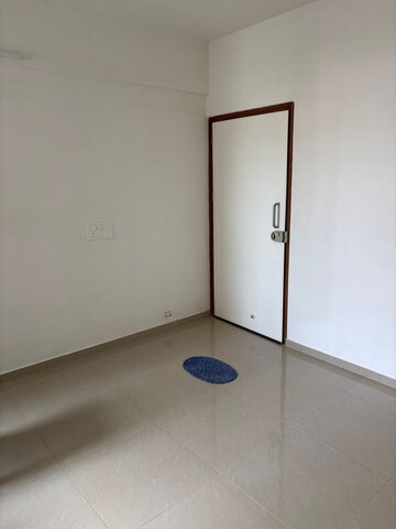 Room in 3 BHK Apartment at Goyal Orchid Valley, Shela – for Rent