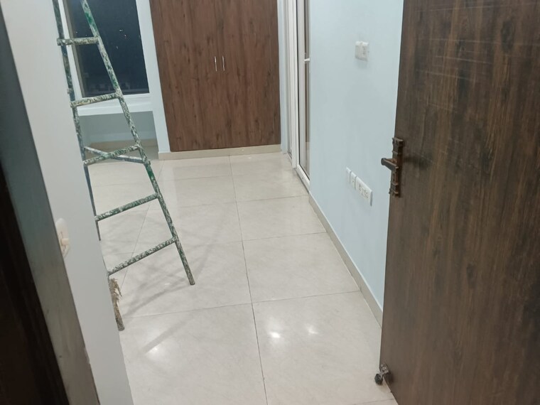 Bathroom, mi-rustle-court 3.5 Bedroom 2350 Sq.Ft. Apartment In Gomti Nagar Lucknow 9037426