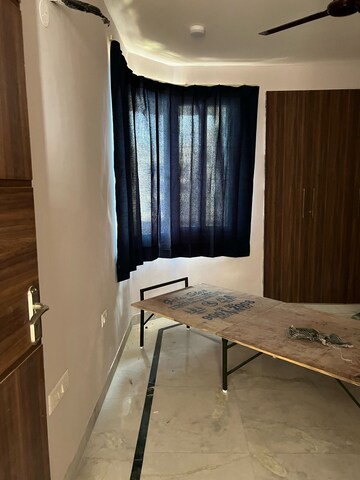 Room in 3 BHK Apartment at Sector 4 Dwarka – for Rent
