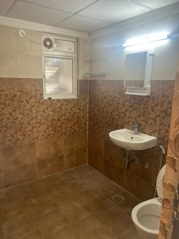 Bathroom in 3 BHK Apartment at Parshav Vihar, Patparganj – for Rent