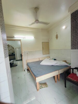 Team Area in 6 BHK Builder Floor at Sushant Vyapaar Kendra, Sector 43 – for Sale