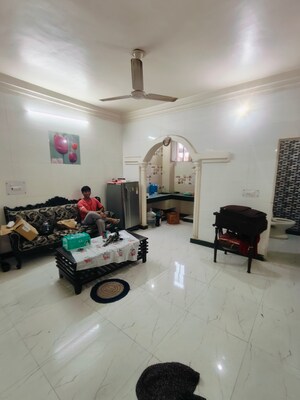 Living Room in 6 BHK Builder Floor at Sushant Vyapaar Kendra, Sector 43 – for Sale