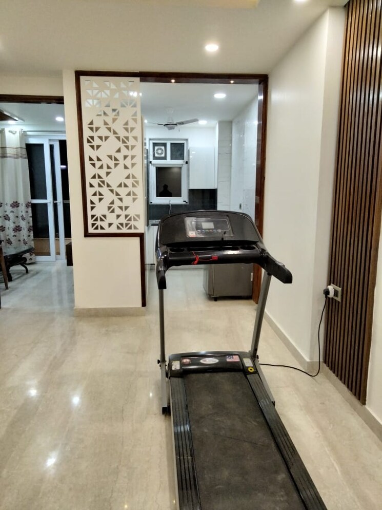 Room, subhash nagar 2 Bedroom 110 Sq.Yd. Builder Floor In Subhash Nagar Delhi 9037475