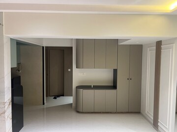 Room in 2 BHK Apartment at Mulund East – for Rent