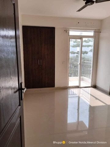 Bedroom in 3 BHK Apartment at Ip Extension – for Rent