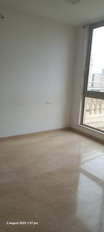 Room in 2 BHK Apartment at Hiranandani Atlantis, Powai – for Rent