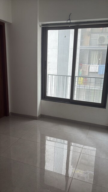 Room in 3 BHK Apartment at Shela – for Rent