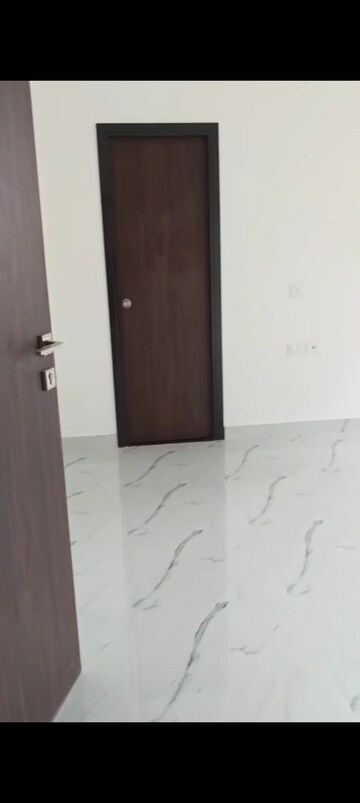 Room in 1 BHK Apartment at Raymond The Address, Pokhran Road No Two – for Rent