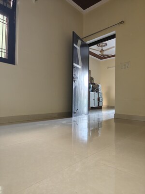 Room in 2.5 BHK Independent House at Spring Field, Sector 31 – for Sale